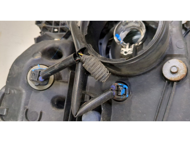 Фара передняя  Mitsubishi Pajero 2006-2011 правая 