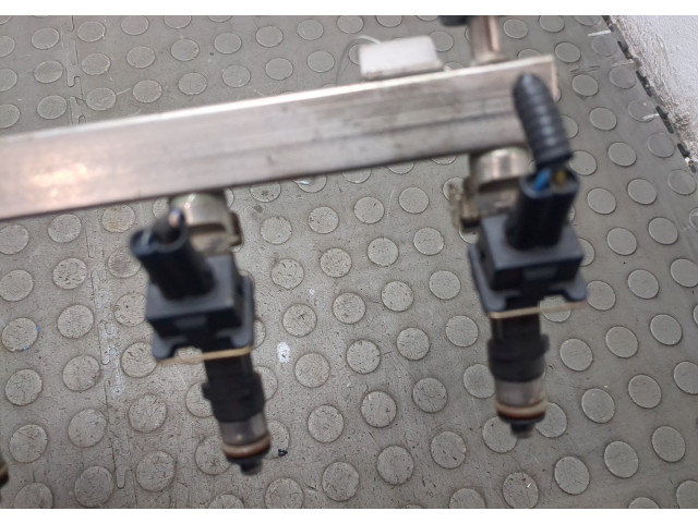 Форсунка топливная  Chevrolet Aveo (T300) 2011-2015    24420543, 55572731     