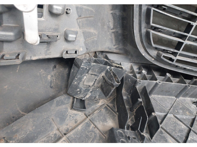 Бампер  Peugeot 5008 2009-2016 передний    