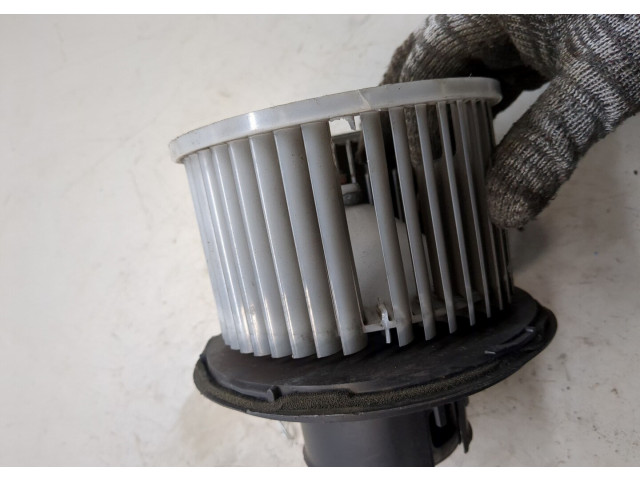 Моторчик печки  Nissan Tiida 2004-2010 27210EM12A    27210EM12A   