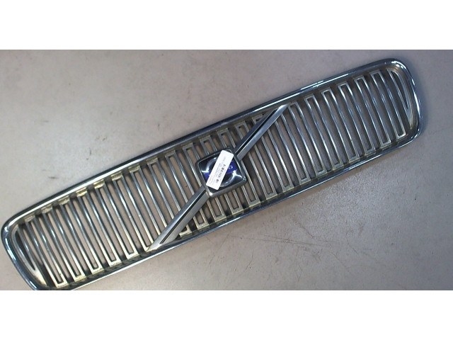 Решетка радиатора  Volvo V50 2007-2012           8678680