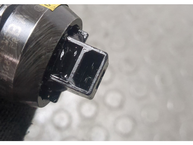 Форсунка топливная Volkswagen Golf 5 2003-2009 038130073AG