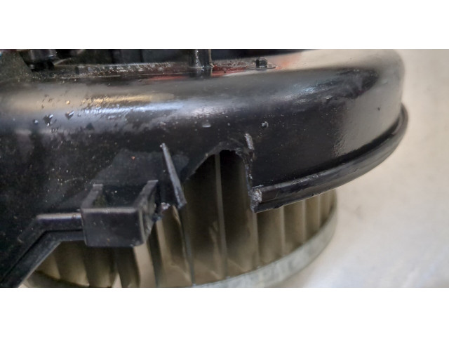 Моторчик печки Volkswagen Polo 2001-2005 6q1820015c 6q1820015c