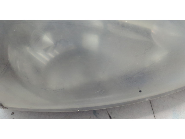 Фара передняя Mitsubishi Grandis правая