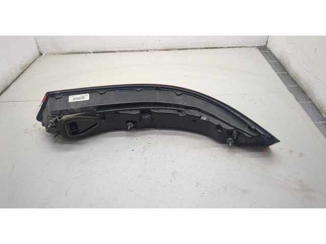 Задний фонарь          