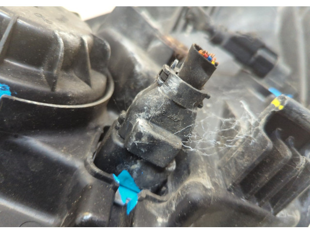 Фара передняя  KIA Rio 2005-2011 правая 