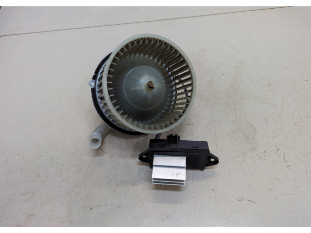 Моторчик печки  Chevrolet Tahoe 1999-2006        