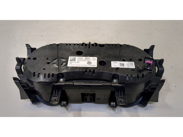 Панель приборов  Volkswagen Passat 8 2015-       3G0920941C     
