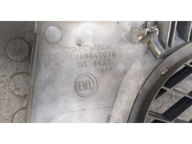 Решетка радиатора Citroen Jumper (Relay) 2006-2014