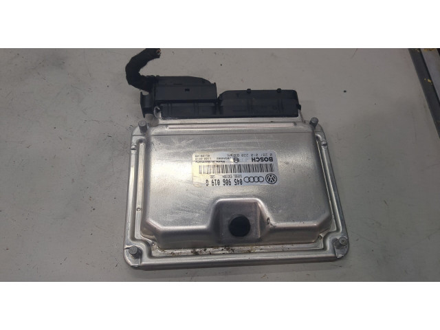 Блок управления двигателем  Audi A2     