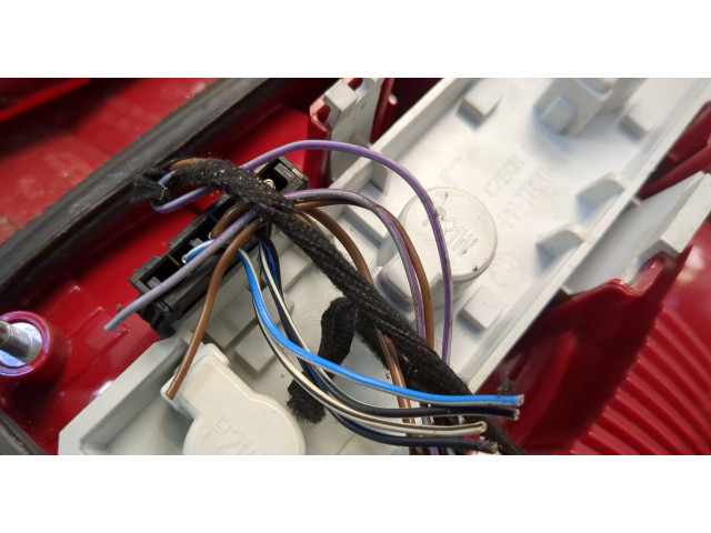 Задний фонарь 1Z5945111A