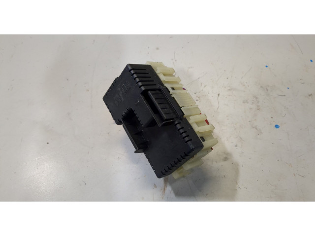 Блок предохранителей Volvo S60 2010-2013