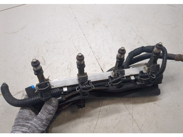 Форсунка топливная Opel Meriva 2003-2010