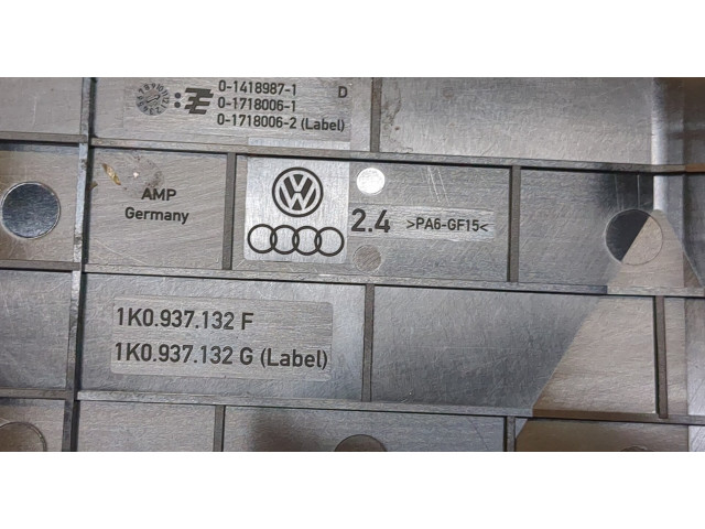 Крышка блока предохранителей  Skoda Yeti 2009-2014         