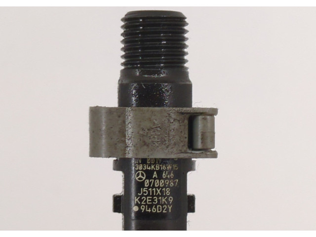 Форсунка топливная  Mercedes C W204 2006-2015    A6460700987     