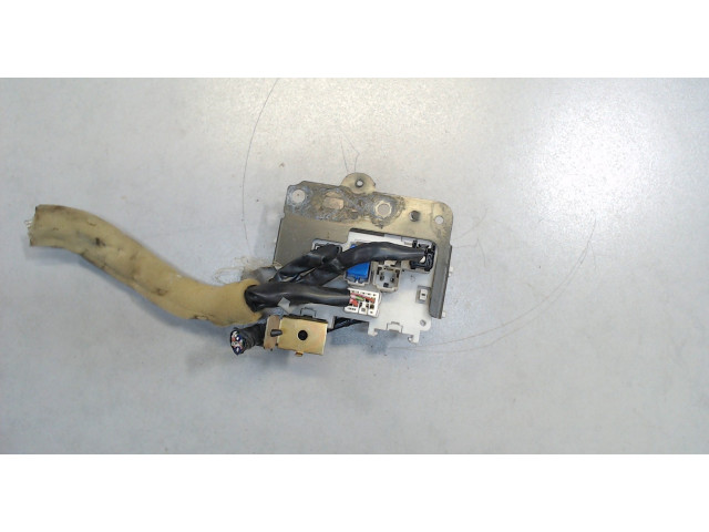 Блок предохранителей Nissan Pathfinder 2004-2014 2233EA000 4.0