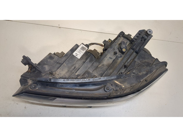 Фара передняя  Volkswagen Passat 8 2015- левая 