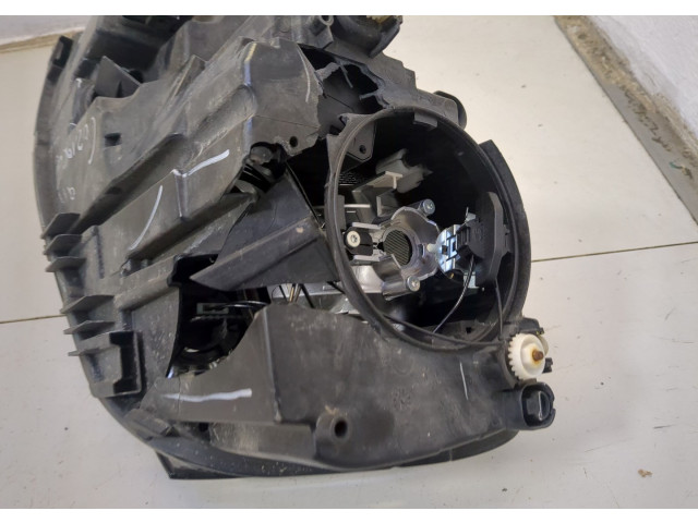 Фара передняя  Volkswagen Jetta 6 2010-2018 правая 