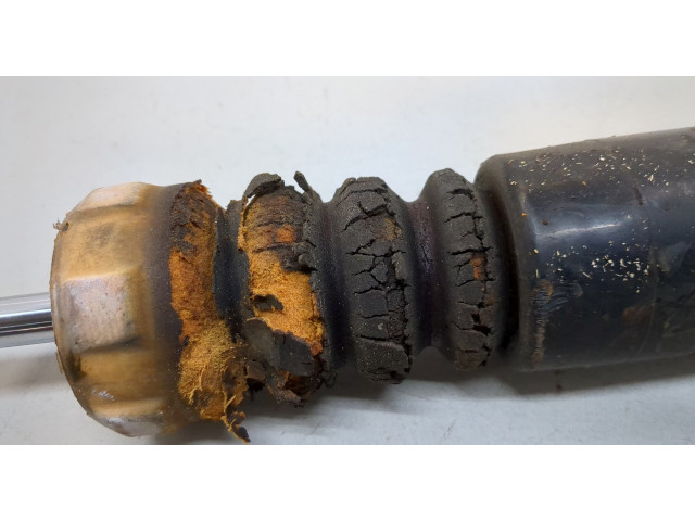 Стойка амортизатора  Volkswagen Passat 7 2010-2019 Америка 561513049D     