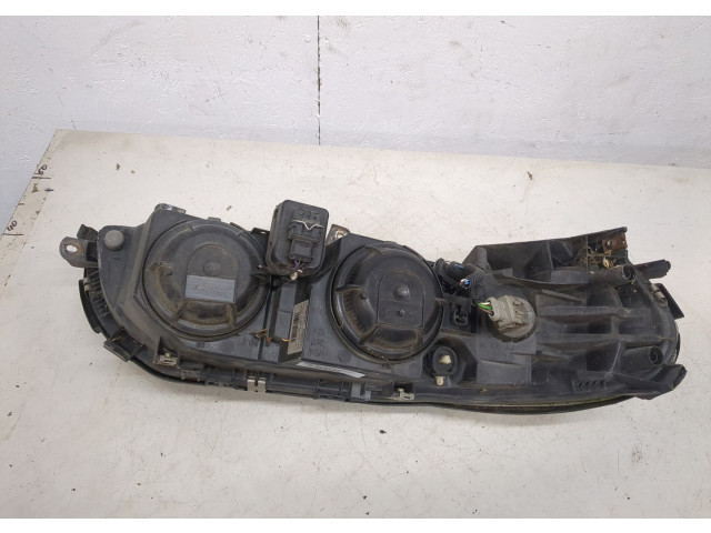 Фара передняя  Volvo V70 2001-2008 левая 