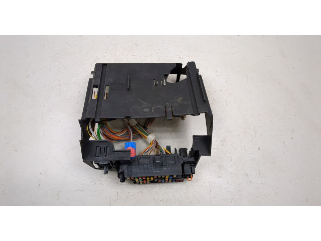 Блок предохранителей  Peugeot 406 1999-2004         