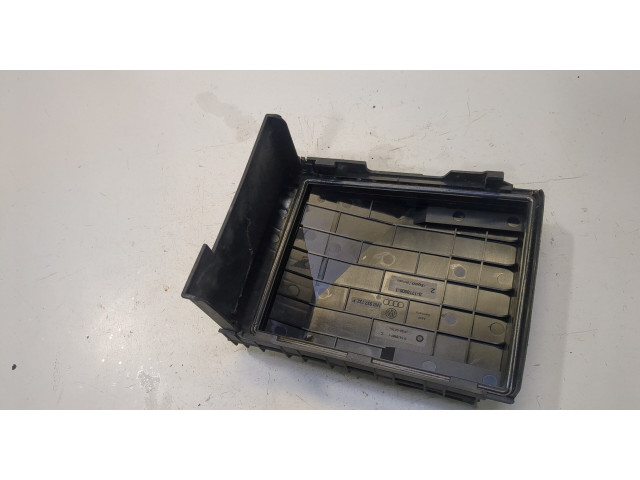 Крышка блока предохранителей Skoda SuperB 2008-2015 1K0937132F