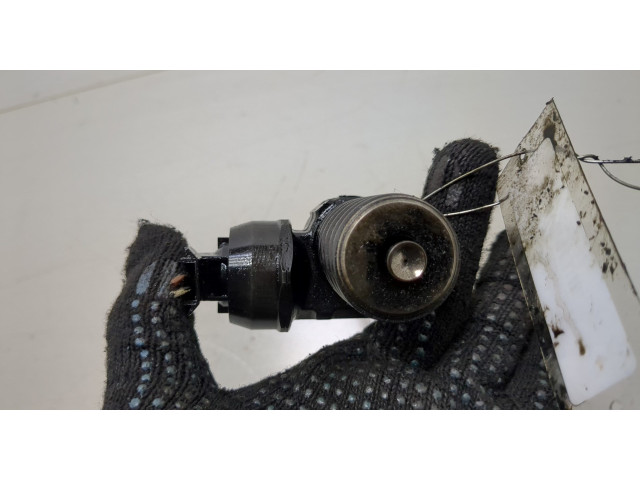 Форсунка топливная  Volkswagen Golf Plus    038130073AG     