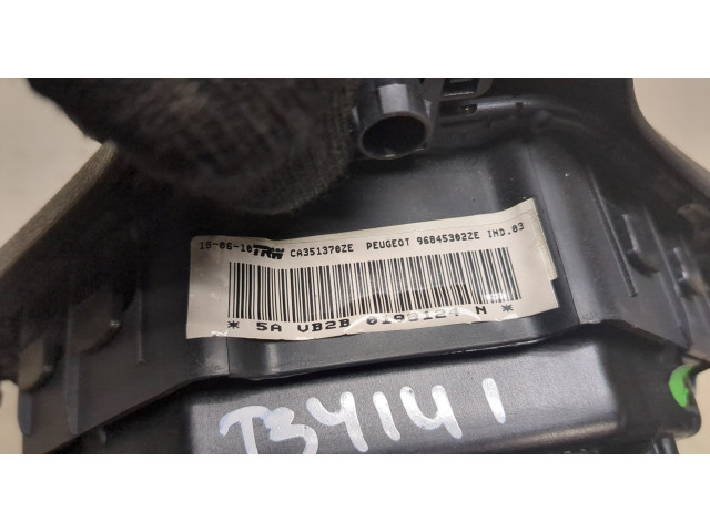 Подушка безопасности водителя  Peugeot 5008 2009-2016     