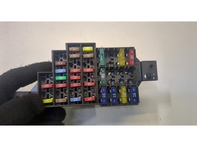 Блок предохранителей Dacia Logan 2004-2012 1.6