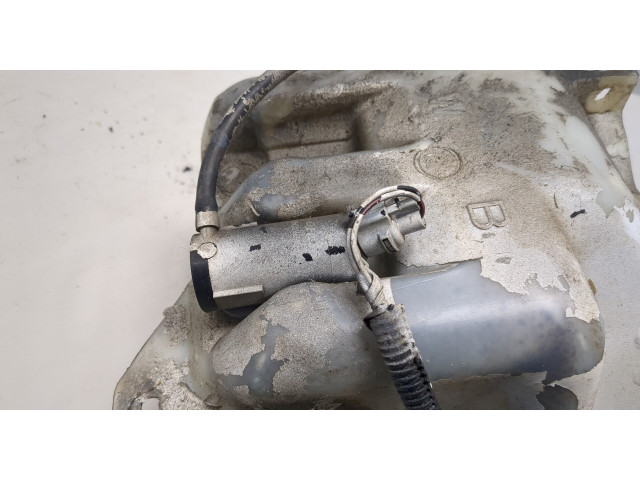 Бачок омывателя  Mitsubishi Eclipse 1999-2005 MR522401, MR339099   