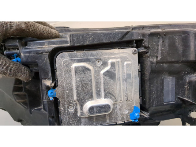 Фара передняя  Volvo XC40 левая 