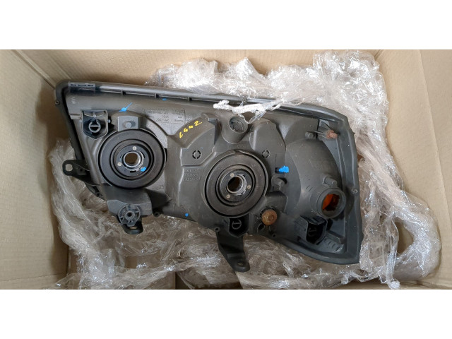 Фара передняя Toyota Highlander 1 2001-2007 левая