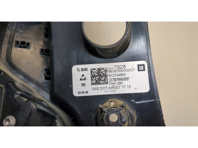 Задний фонарь 84307928, 812744860