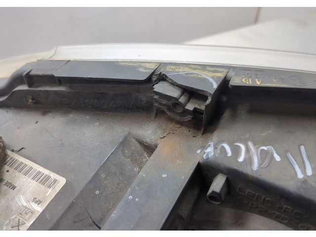 Фара передняя  Volkswagen Caddy 2004-2015 левая 