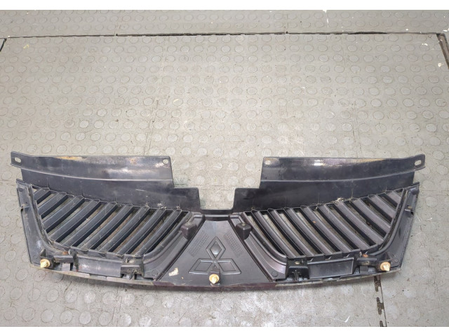 Решетка радиатора Mitsubishi Outlander XL 2006-2012