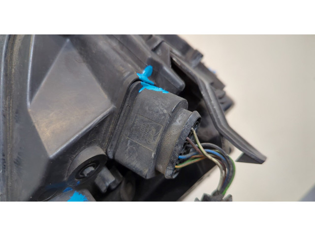 Фара передняя  Ford Focus 2 2005-2008 правая 