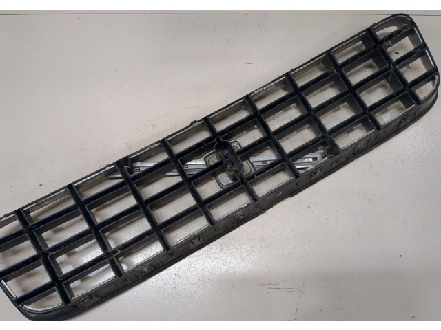 Решетка радиатора  Volvo XC90 2002-2006          8620641