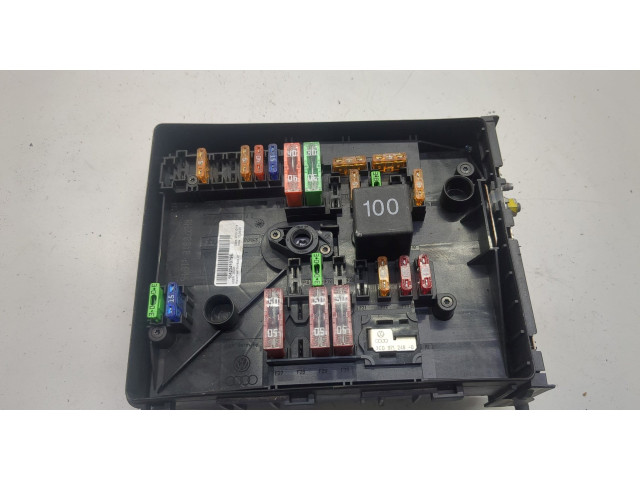 Блок предохранителей Skoda Octavia (A5) 2004-2013