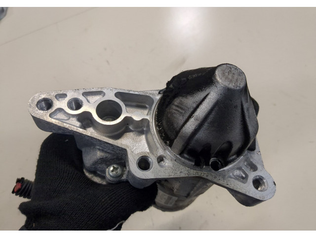 Стартер  Dacia Duster 1.6     