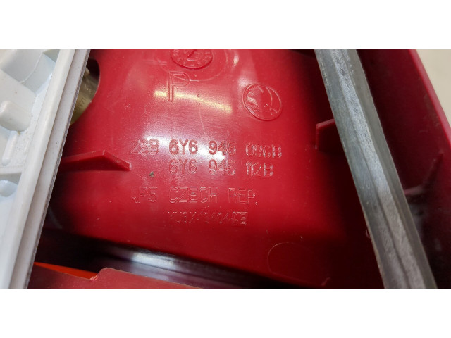 Задний фонарь 6Y6945096B, 6Y6945112B