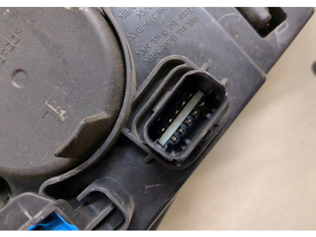 Фара передняя  Citroen C4 2010-2020 правая 