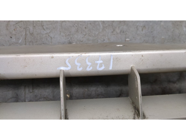 Решетка радиатора Ford Explorer 2001-2006 5L248200