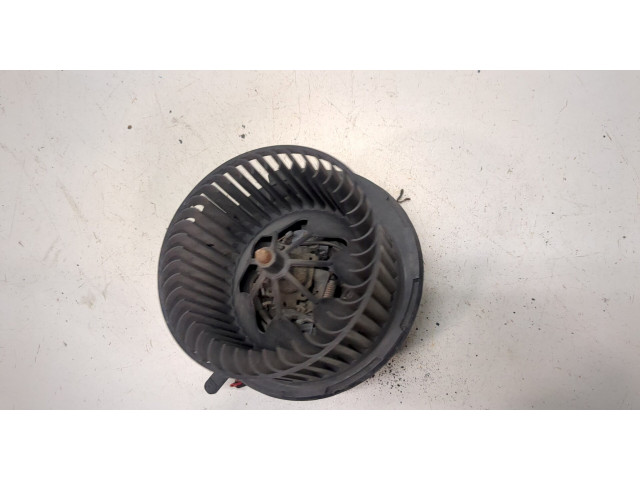 Моторчик печки  Volvo V50 2007-2012        