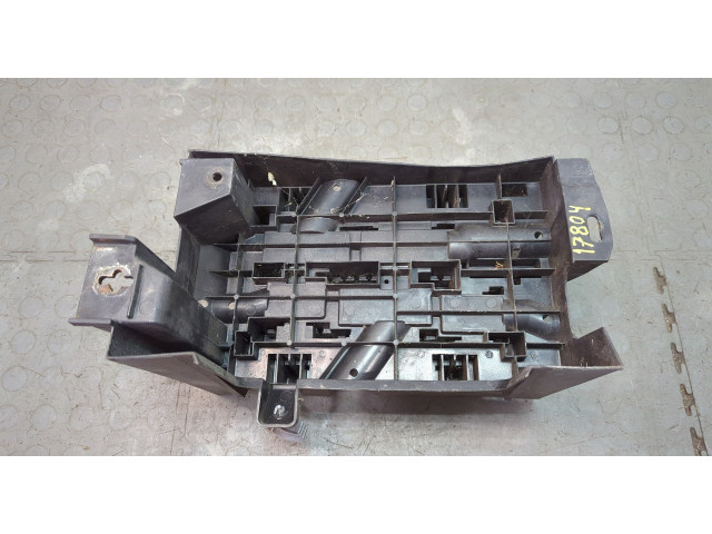 Корпус блока предохранителей  Chevrolet Tahoe 2006-2014         