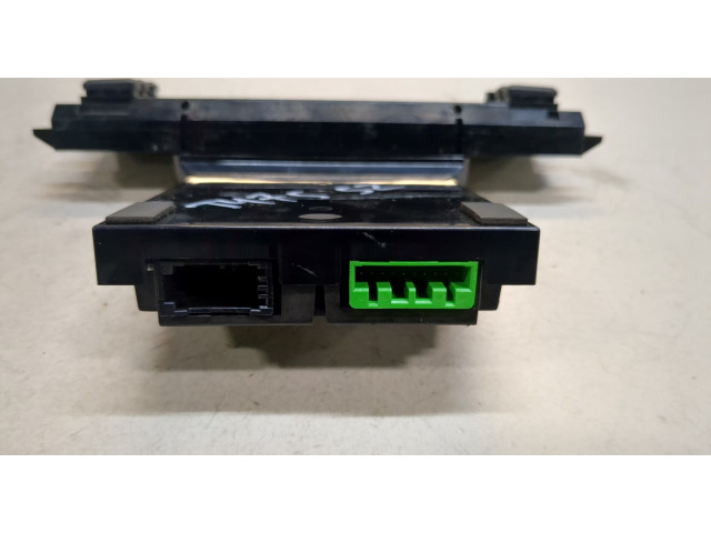 Дисплей мультимедиа  Volvo V70 2007-2013        