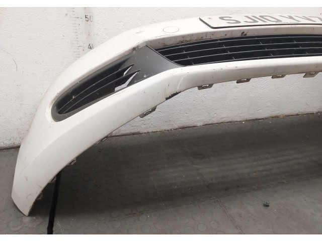 Бампер  Volkswagen Golf 6 2009-2012 передний   5K0807079