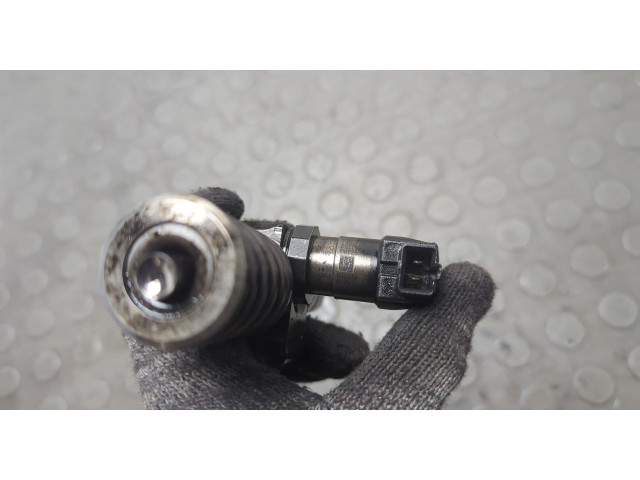 Форсунка топливная  Volkswagen Passat 6 2005-2010    03G130073S     