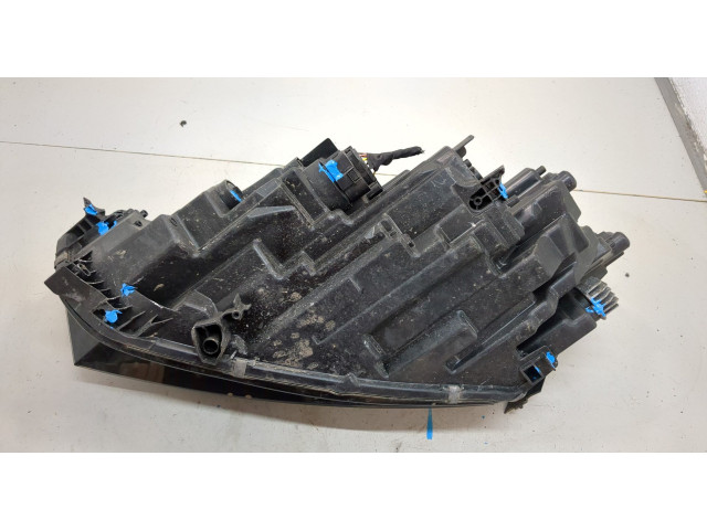 Фара передняя  Skoda Octavia (A8) 2019-2025 правая 