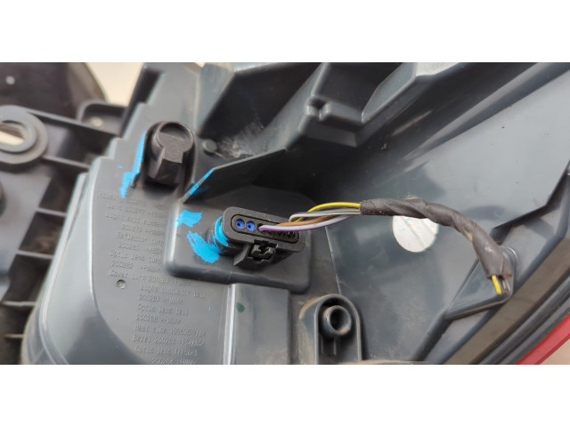 Задний фонарь