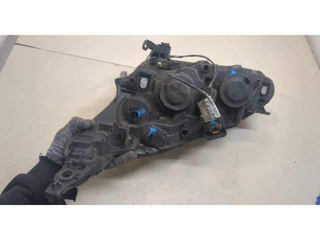 Фара передняя  Peugeot 208 2012-2019 правая 